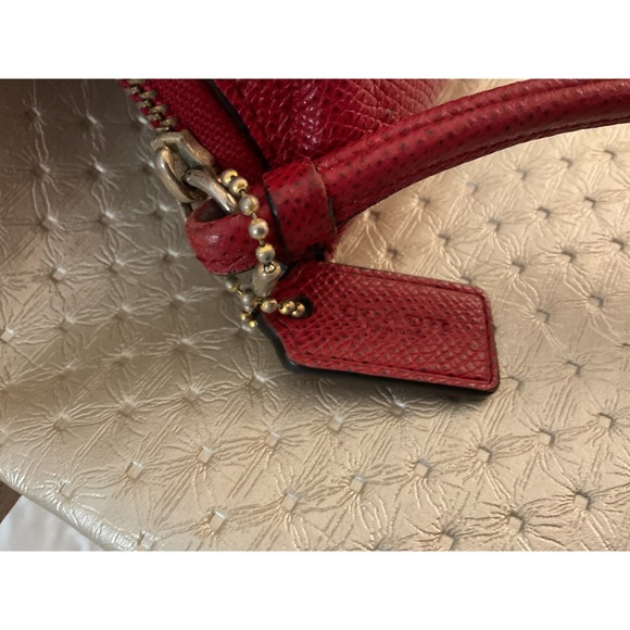 Coach Red Pebbled Leather Wristlet Wallet Zip Around Clutch Card Holder - Picture 3 of 7